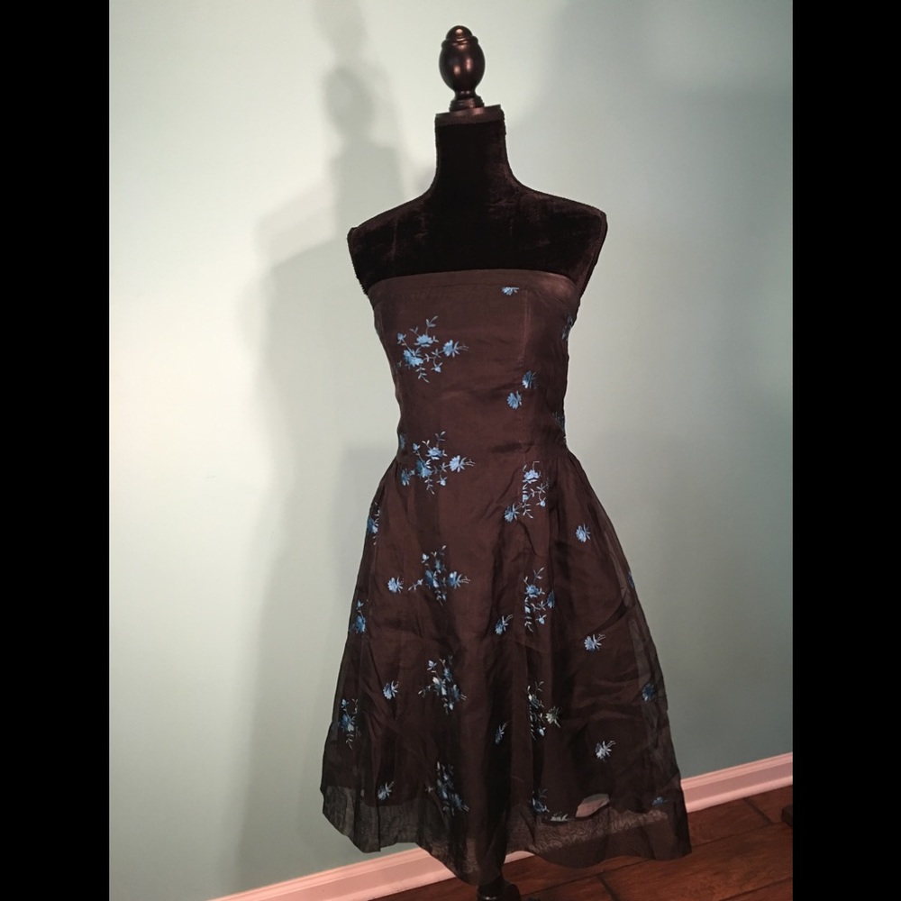 Nicole Miller Strapless Embroidered Dress Size 6